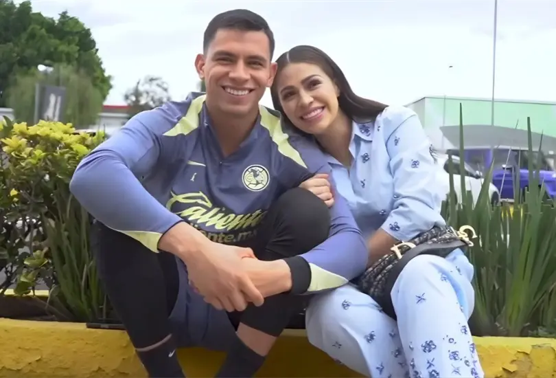 El guardameta luci&oacute; contento junto a su pareja en el contenido que public&oacute;.
