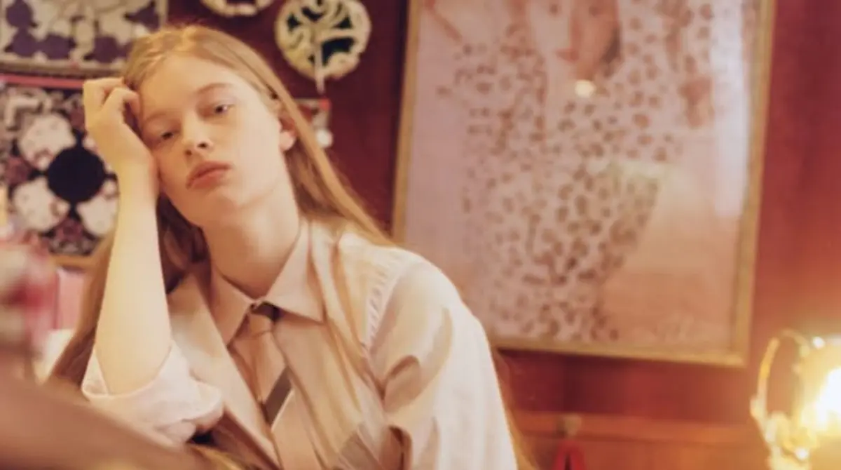 ''Estaba aterrada. Antes de esto, yo era muy de no mostrar nada de piel, nunca, en absoluto'', fueron las palabras de Vivian a Vanity Fair acerca de esta nueva experiencia.