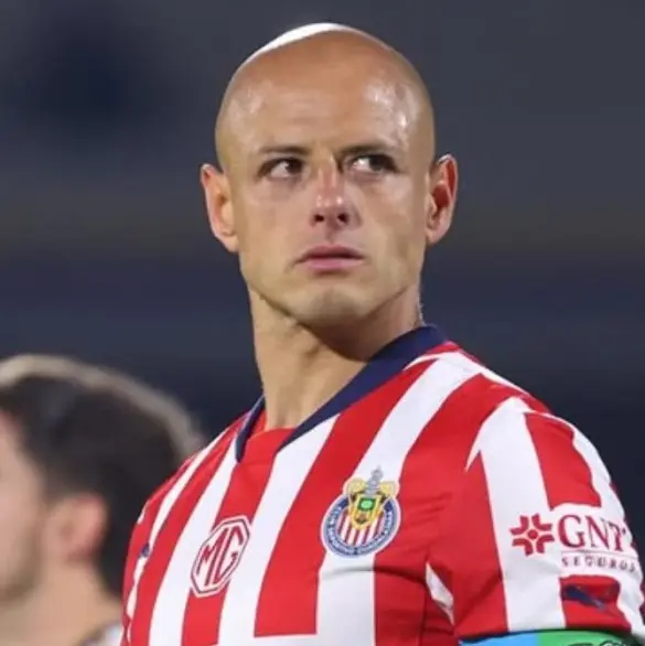 Chivas echaría a Chicharito pese a compromiso con el equipo