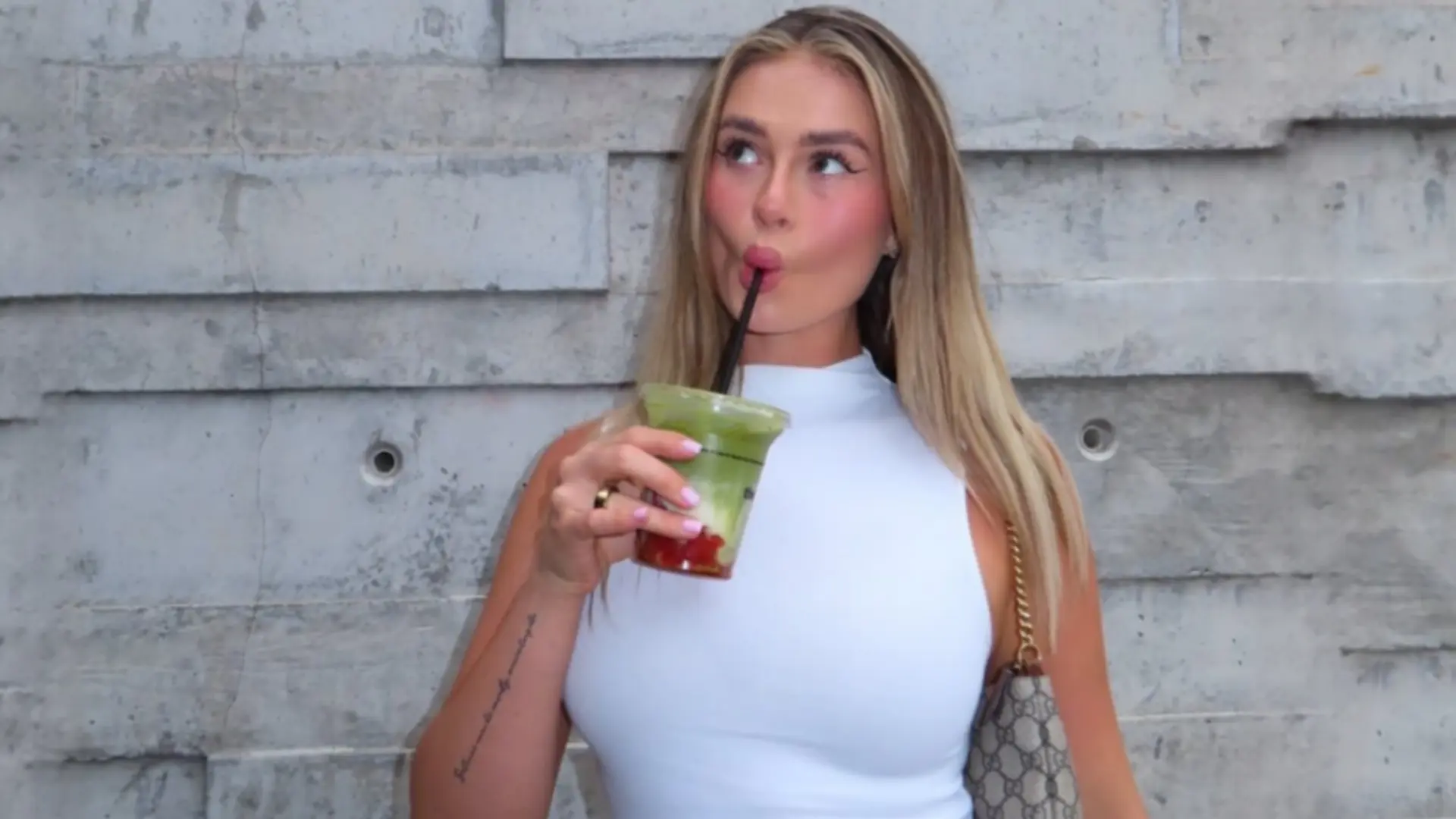 Constantemente sube contenido con Bogusz, por lo que reflejan una gran relación.