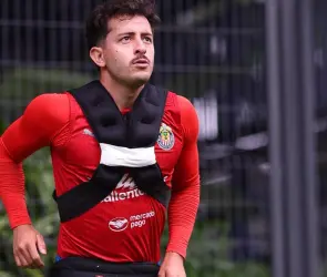 Alan Mozo y la decisión que tomaría Chivas para su futuro