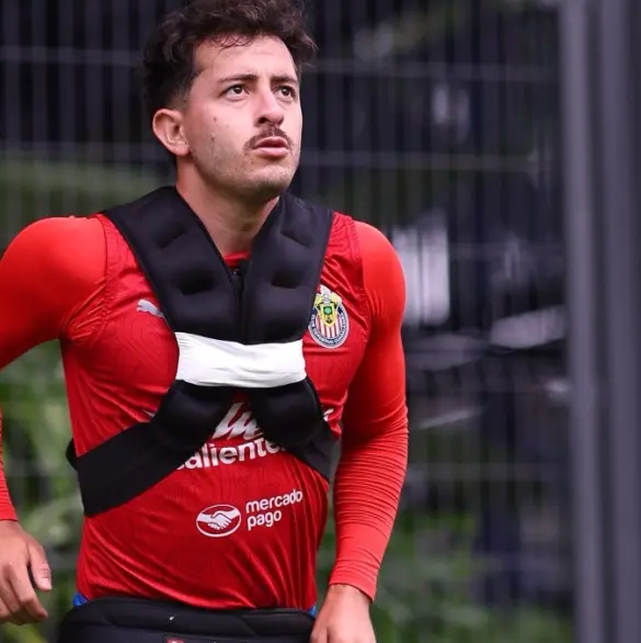 Alan Mozo y la decisión que tomaría Chivas para su futuro