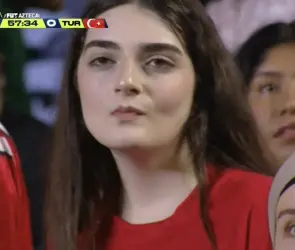 Aficionada en el México vs Turquía se viraliza y buscan su identidad