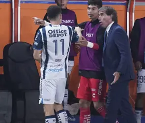 Señalan a Oussama Idrissi de ser más feliz sin Guillermo Almada 