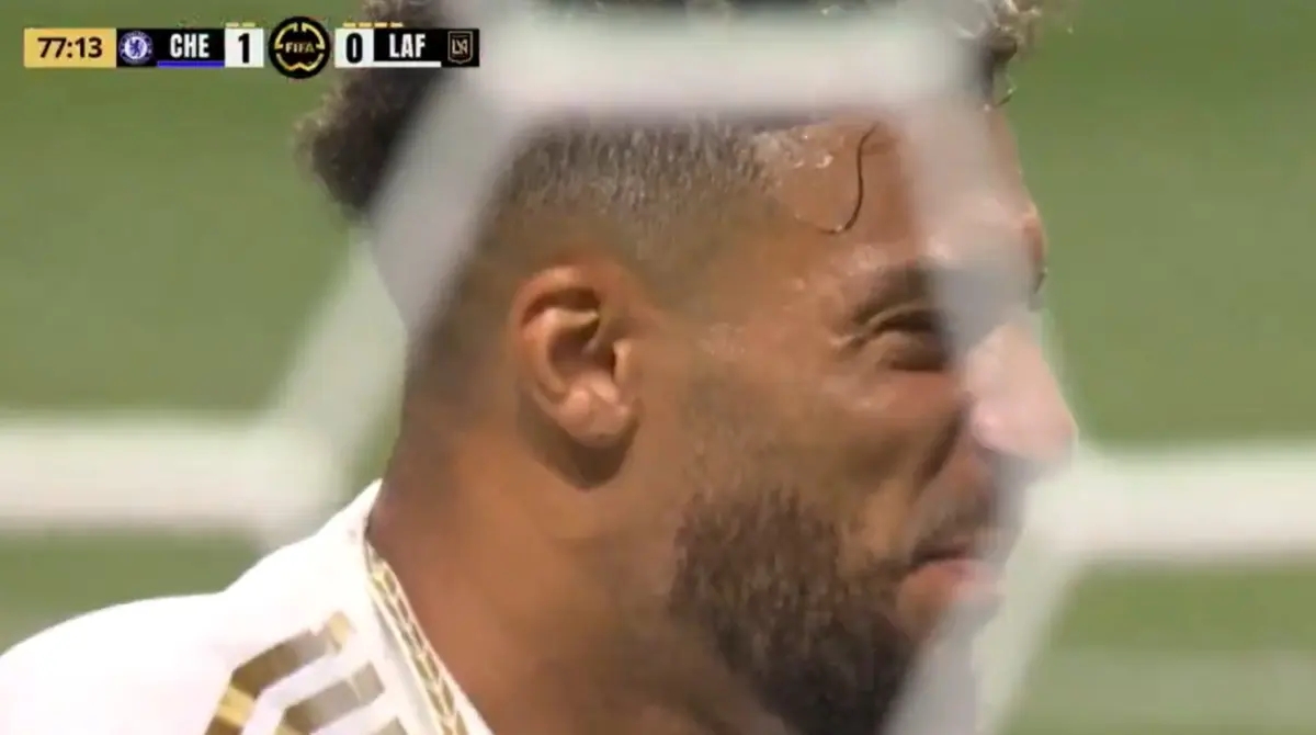 El delantero del LAFC tuvo un debut desafortunado en el Mundial de Clubes vs Chelsea.