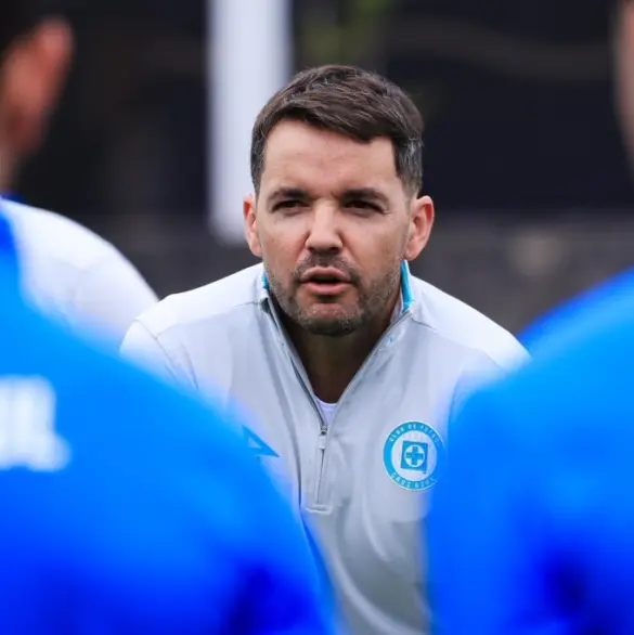 Nicolás Larcamón rechazó a club grande por Cruz Azul