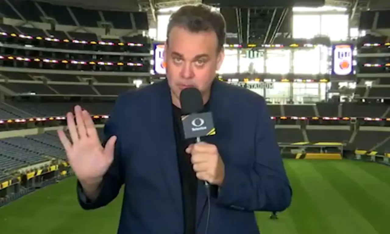  David Faitelson lanzó un nuevo dardo en contra de las populares transmisiones de Christian Martinoli y Luis García. 