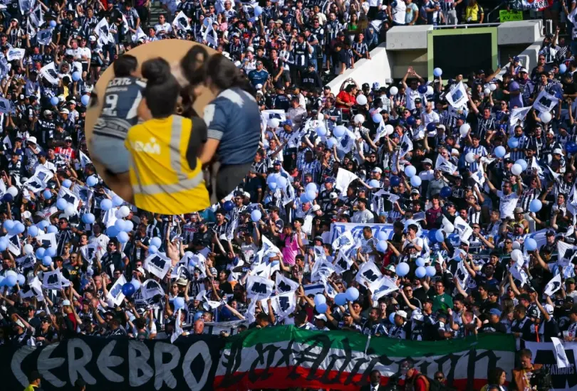 Aficionadas de Rayados protagonizaron riña en el Rose Bowl Aficionadas de Rayados protagonizaron riña en el Rose Bowl