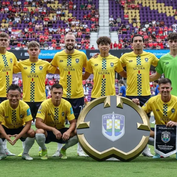 A esto se dedican los futbolistas del Auckland City