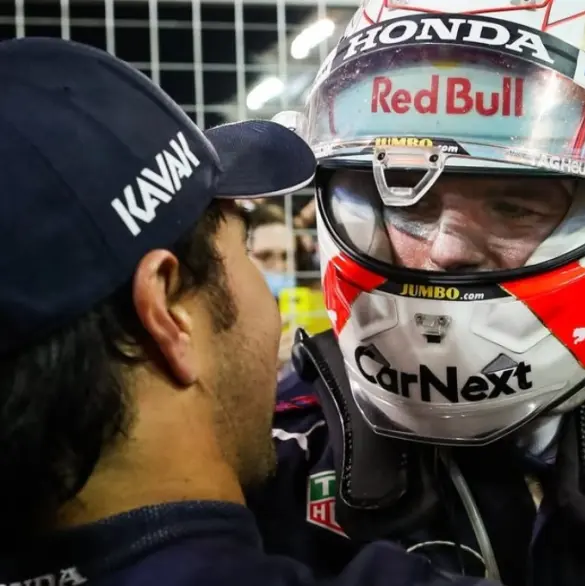 Max Verstappen le manda mensaje a Checo