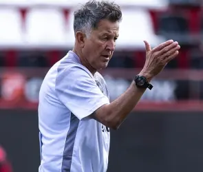 Juan Carlos Osorio exhibe humillación de Chivas