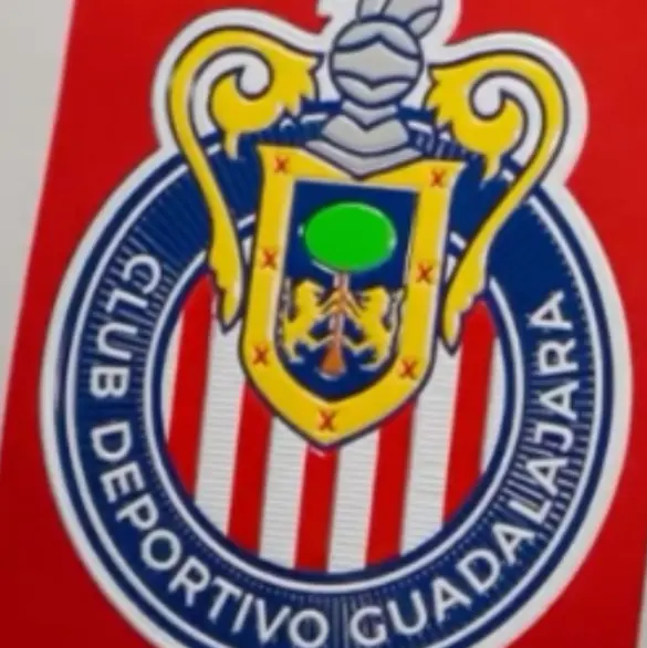 El futbolista que Chivas usará para conseguir su bombazo