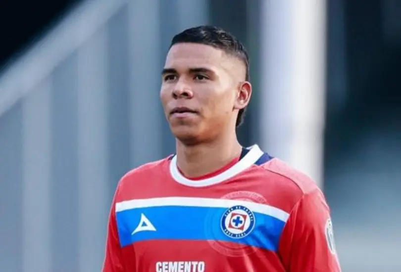 Kevin Mier podría salir de Cruz Azul en el próximo mercado Kevin Mier podría salir de Cruz Azul en el próximo mercado