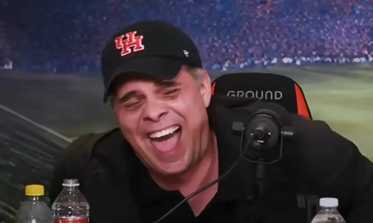  Martinoli y Luis García han conquistado a la afición con su estilo irreverente, arrasando en redes y YouTube sin necesidad de imágenes. 