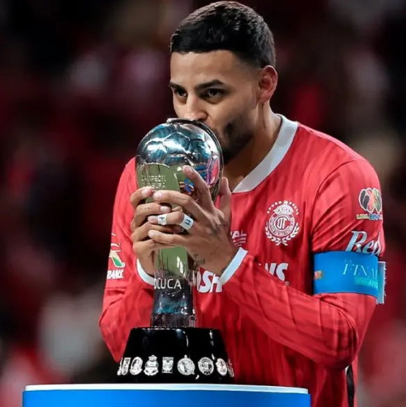 El equipo europeo que sacaría a Alexis Vega de Toluca este verano