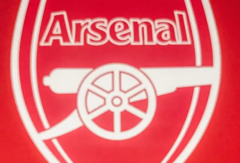 Un exfutbolista del Arsenal tiene problemas con la ley Un exfutbolista del Arsenal tiene problemas con la ley