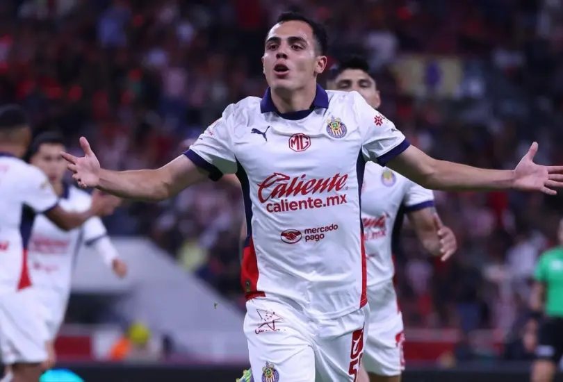 Chivas blindó a Hugo Camberos Chivas blindó a Hugo Camberos
