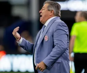 Piojo Herrera dejaría Costa Rica; otro ex DT de México tomaría su puesto