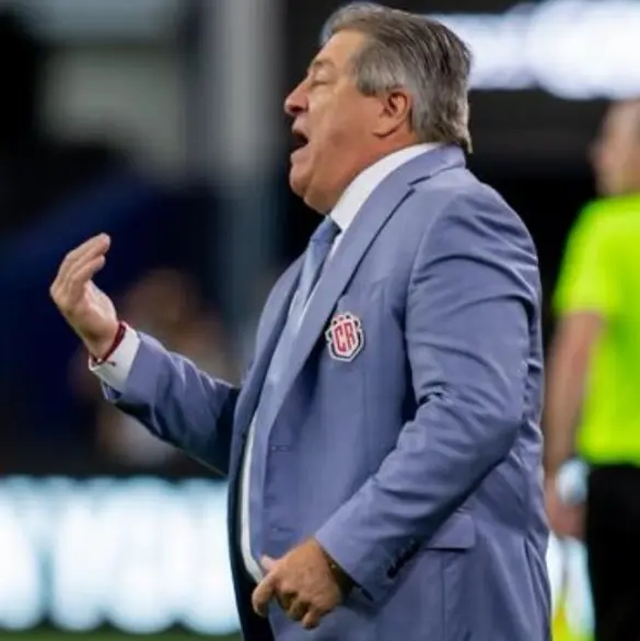 Piojo Herrera dejaría Costa Rica; otro ex DT de México tomaría su puesto