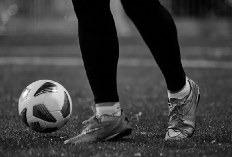 Un futbolista falleció tras recibir un impacto en la cabeza Un futbolista falleció tras recibir un impacto en la cabeza