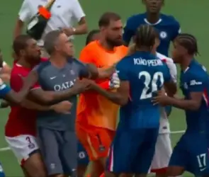 VIDEO: Luis Enrique golpea a jugador del Chelsea tras perder la final