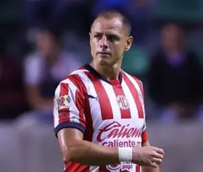 Chicharito deja de ser el jugador mejor pagado en Chivas