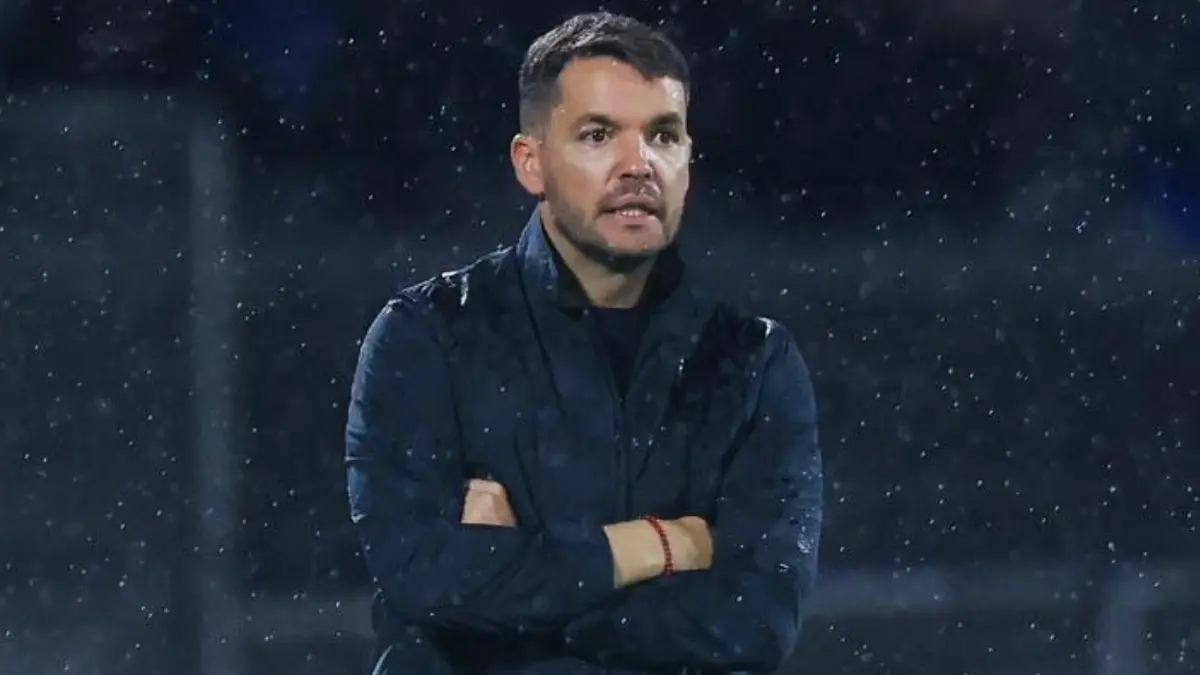  Nicolás Larcamón espera tener plantel completo lo más pronto posible 