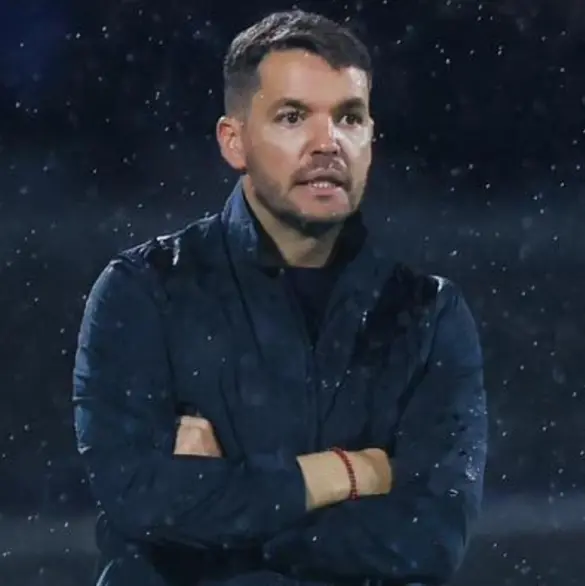Larcamón presiona a la directiva para cerrar a Luka Jović