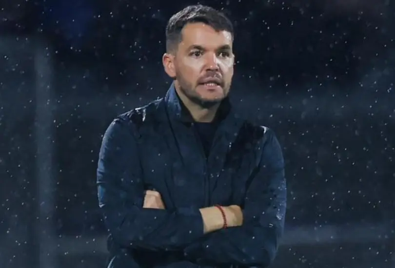Nicolás Larcamón espera tener plantel completo lo más pronto posible Nicolás Larcamón espera tener plantel completo lo más pronto posible