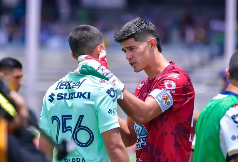 Pachuca tuvo un gesto emotivo con Rodrigo Parra Pachuca tuvo un gesto emotivo con Rodrigo Parra