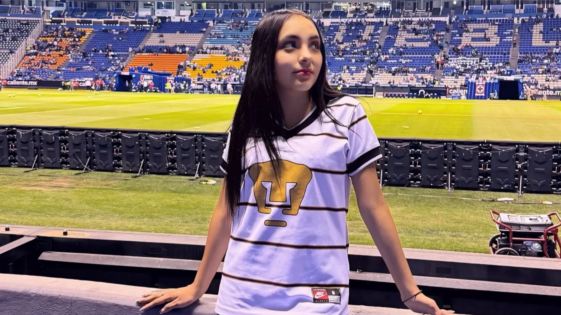 Yareli es una ferviente aficionada de Pumas y acompaña al equipo cada que tiene oportunidad. 