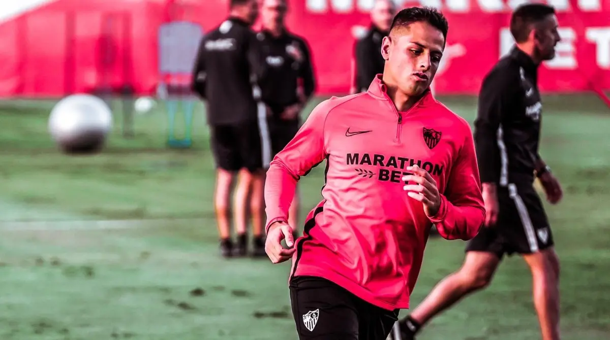 Su llegada al Sevilla comenzó a darle forma a su adiós de Europa aunque ya con la presencia de Diego Dreyfus.