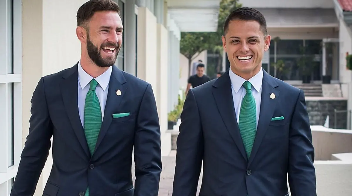 Varios de sus amigos y compañeros lo respaldaban dentro y fuera de la cancha, hoy no es asi.