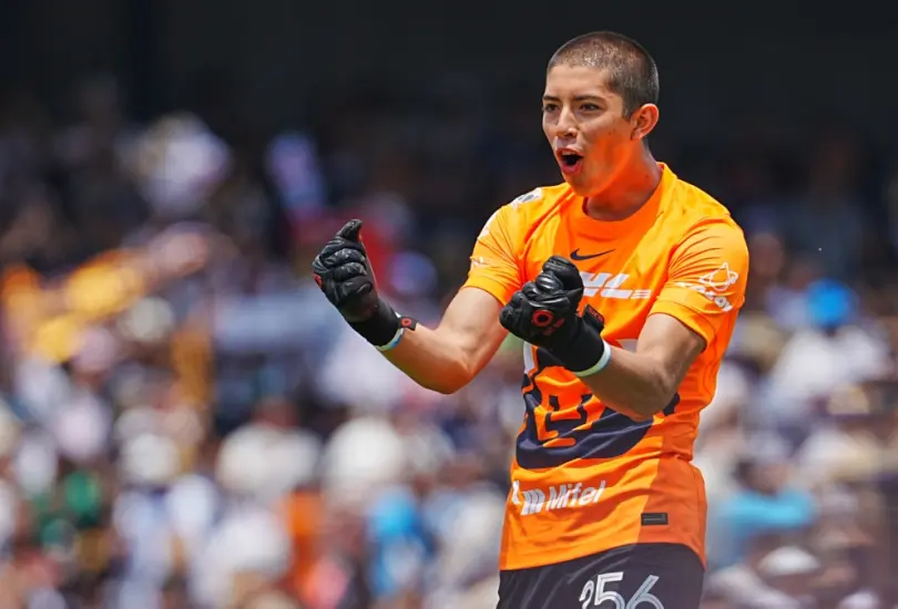 El hermano de Parra insultó a aficionados de Pumas El hermano de Parra insultó a aficionados de Pumas