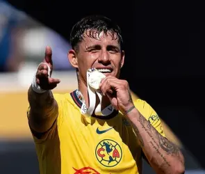 Chicote Calderón se burla de Chivas tras comparaciones con América