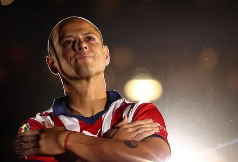 La afición de Chivas prepara un homenaje para Chicharito La afición de Chivas prepara un homenaje para Chicharito