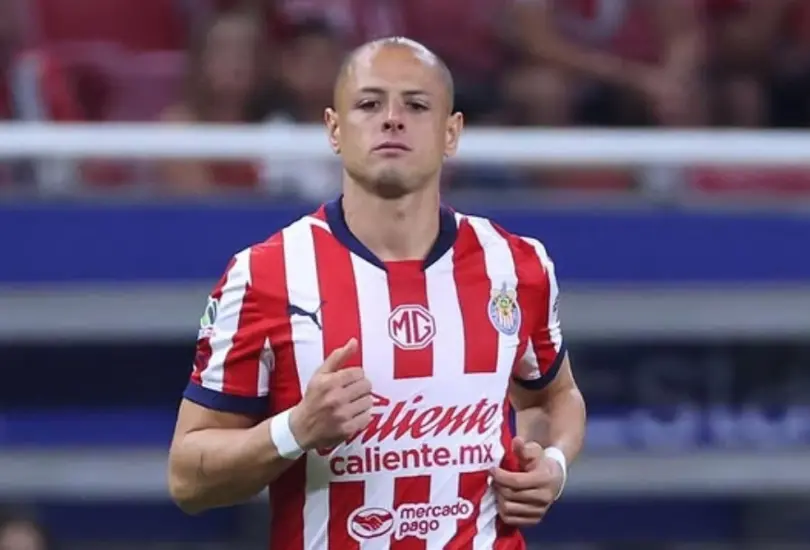 Javier Hernández ha tenido un mal rendimiento con Chivas desde su llegada Javier Hernández ha tenido un mal rendimiento con Chivas desde su llegada
