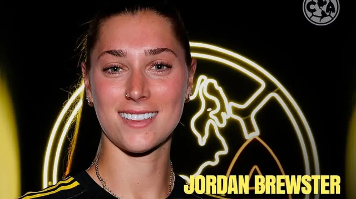 La futbolista estadounidense de 25 años estampó su firma en las instalaciones de Coapa. La futbolista estadounidense de 25 años estampó su firma en las instalaciones de Coapa.