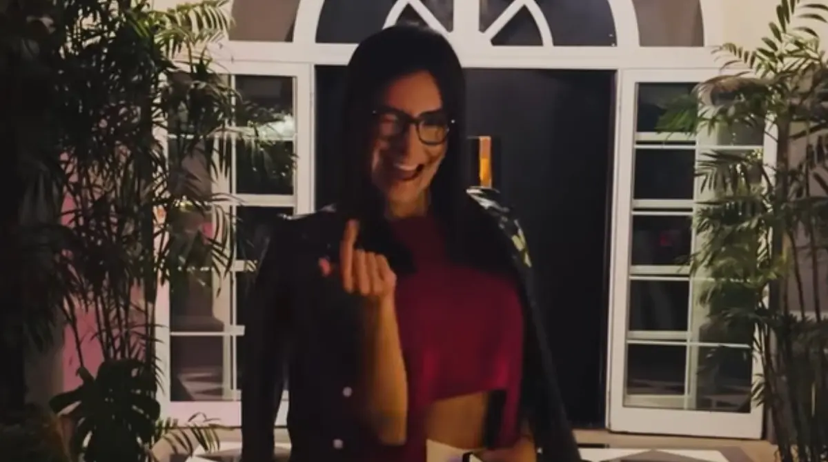 La noticia de su desempleo la dio a conocer en un video a través de sus redes sociales donde pide disculpas por sus actos. La noticia de su desempleo la dio a conocer en un video a través de sus redes sociales donde pide disculpas por sus actos.