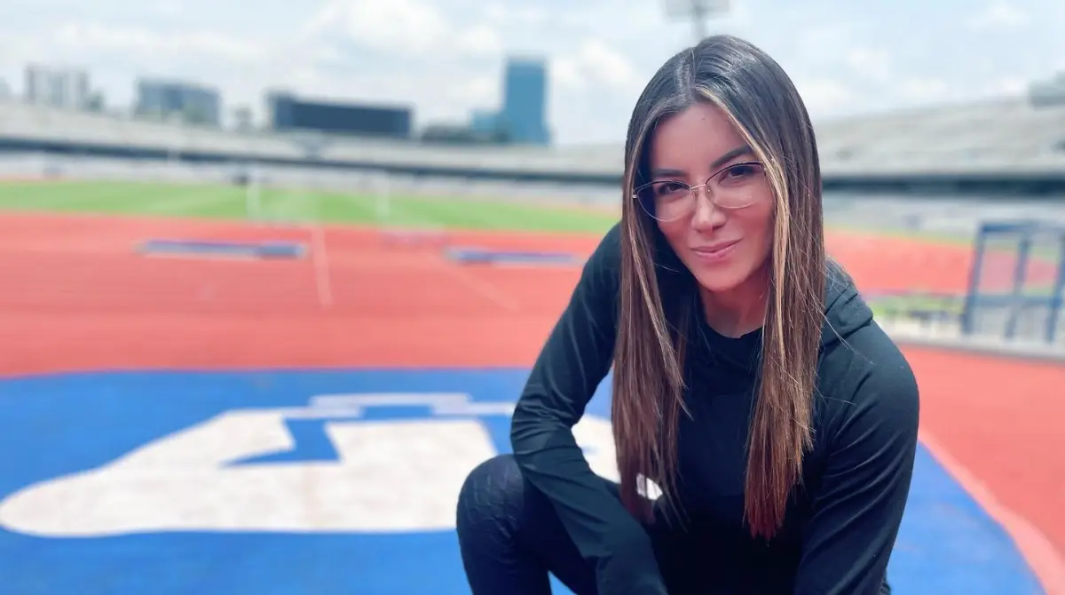 En sus redes sociales ha dado a conocer que es aficionada del América, pese a presumir una foto con el escudo de los Pumas. En sus redes sociales ha dado a conocer que es aficionada del América, pese a presumir una foto con el escudo de los Pumas.