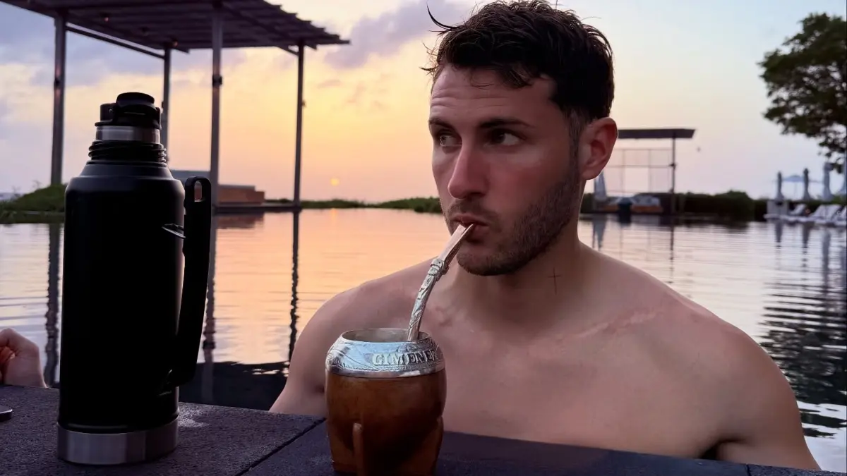  Mientras otros delanteros mexicanos ya entrenan a tope, Giménez sigue de vacaciones 