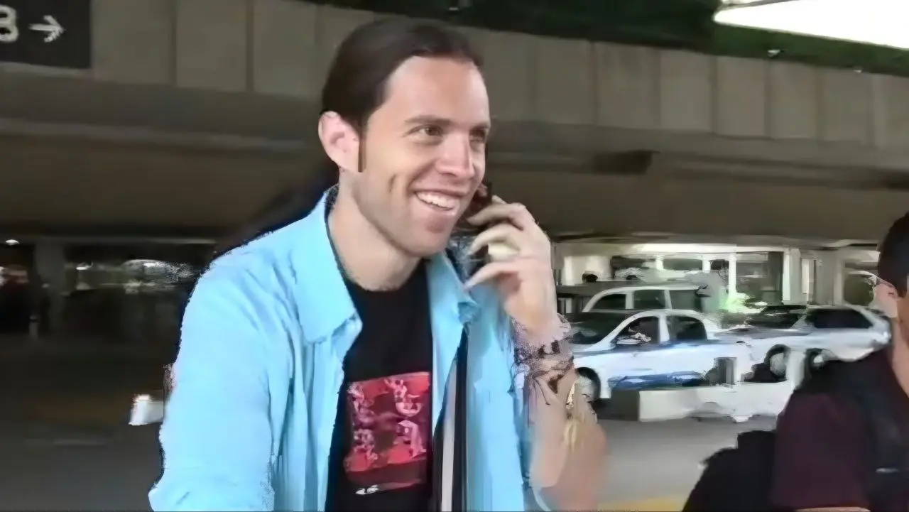 Antonio de Nigris: Uno de los más conocidos por su carrera como futbolista en clubes como Rayados y Villarreal.