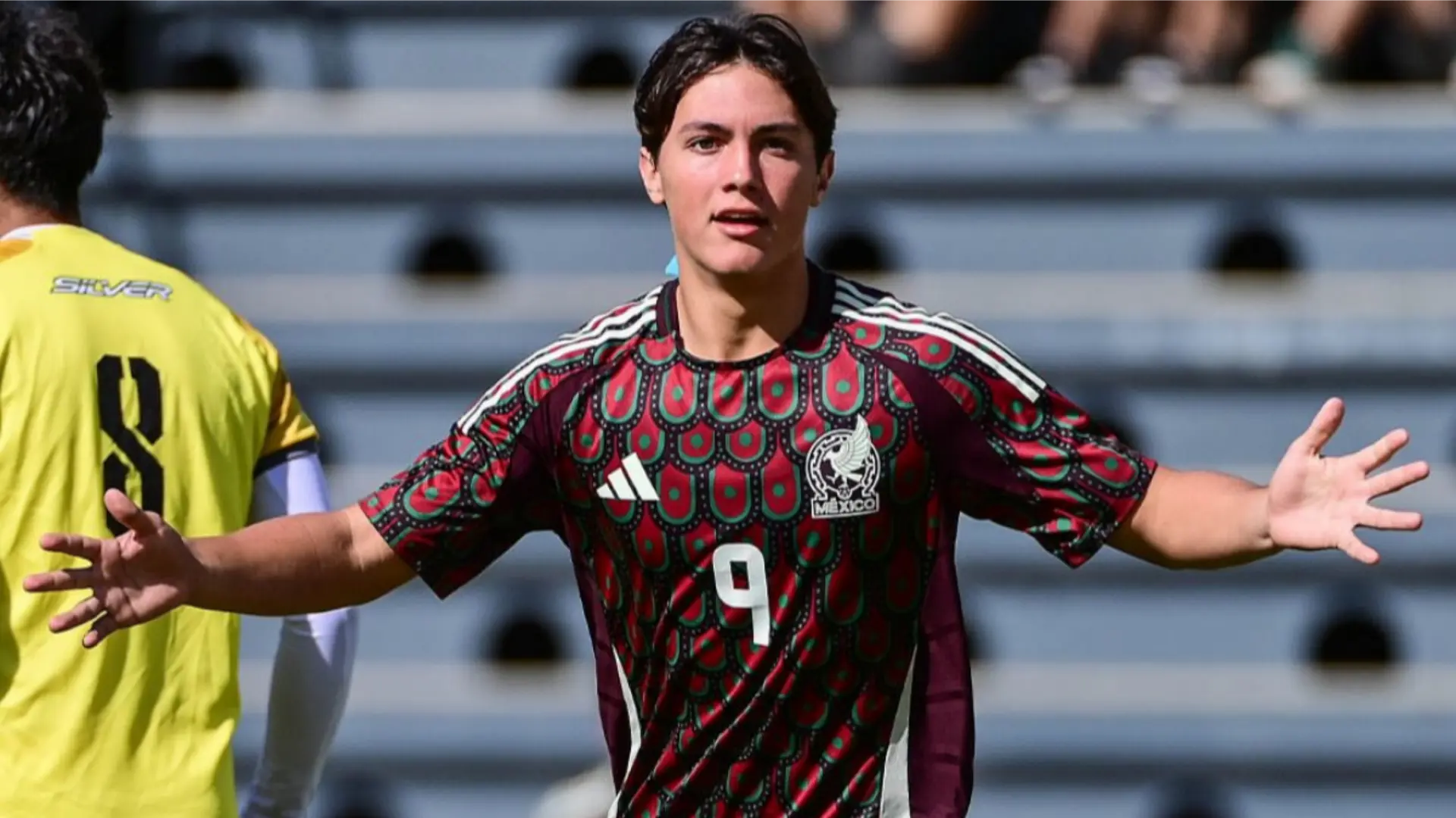 Actualmente es jugador de fuerzas básicas en Rayados y seleccionado nacional en categorías con límite de edad.