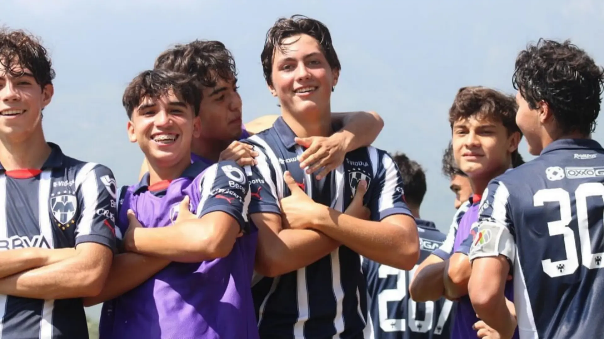 do Patricio de Nigris: Hijo de Aldo quien decidió seguir los pasos de su padre en el futbol.