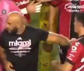 Guardaespaldas de Messi agrede a futbolistas del Atlas (VIDEO)