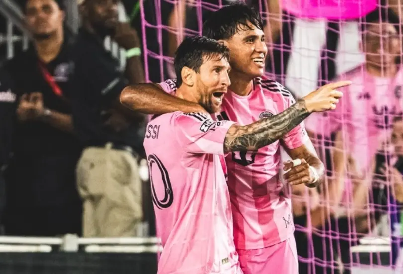 Tras el roce entre Messi y Cóccaro hubo otro encuentro entre ambos jugadores Tras el roce entre Messi y Cóccaro hubo otro encuentro entre ambos jugadores
