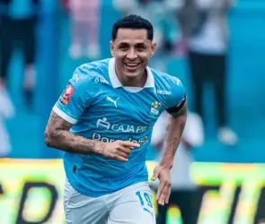 El emotivo festejo de Yoshimar Yotún tras regresar a las canchas