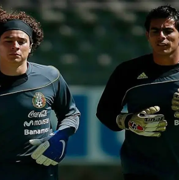 Oswaldo Sánchez lanza duro mensaje a Guillermo Ochoa