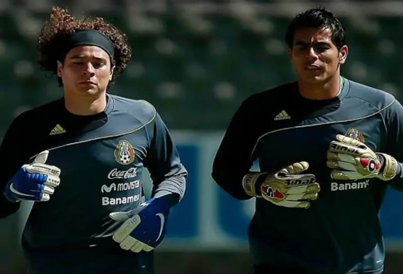 Oswaldo Sánchez le mandó un duro mensaje a Guillermo Ochoa. Oswaldo Sánchez le mandó un duro mensaje a Guillermo Ochoa.