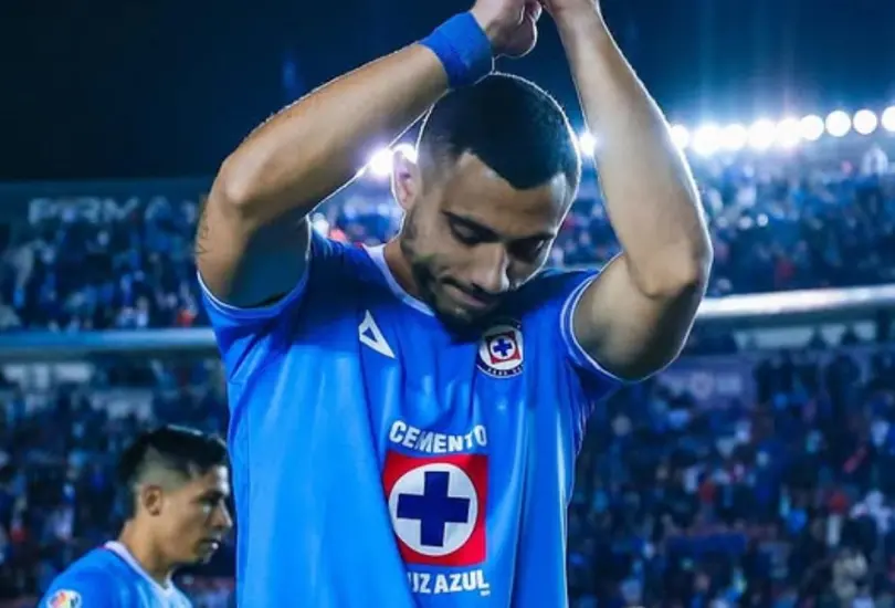 Giorgos Giakoumakis actuó tras la goleada que recibió Cruz Azul Giorgos Giakoumakis actuó tras la goleada que recibió Cruz Azul